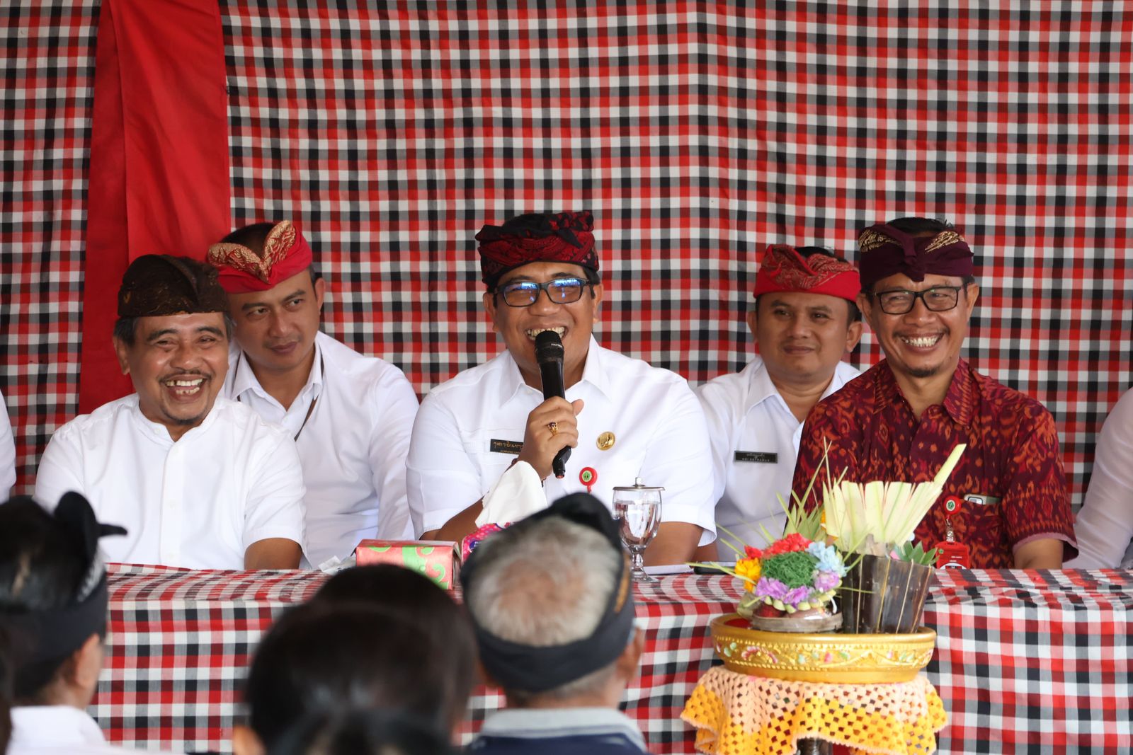 podiumnews.com-Sanjaya Hadiri Ngaben Kelompok Pitra Yadnya di Kutuh Kelod